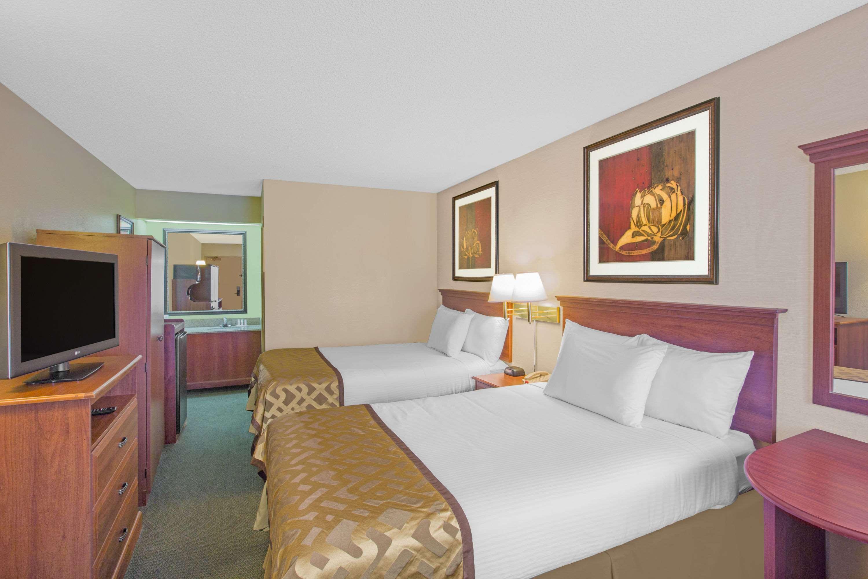 Baymont By Wyndham Camp Lejeune Jacksonville Exterior foto