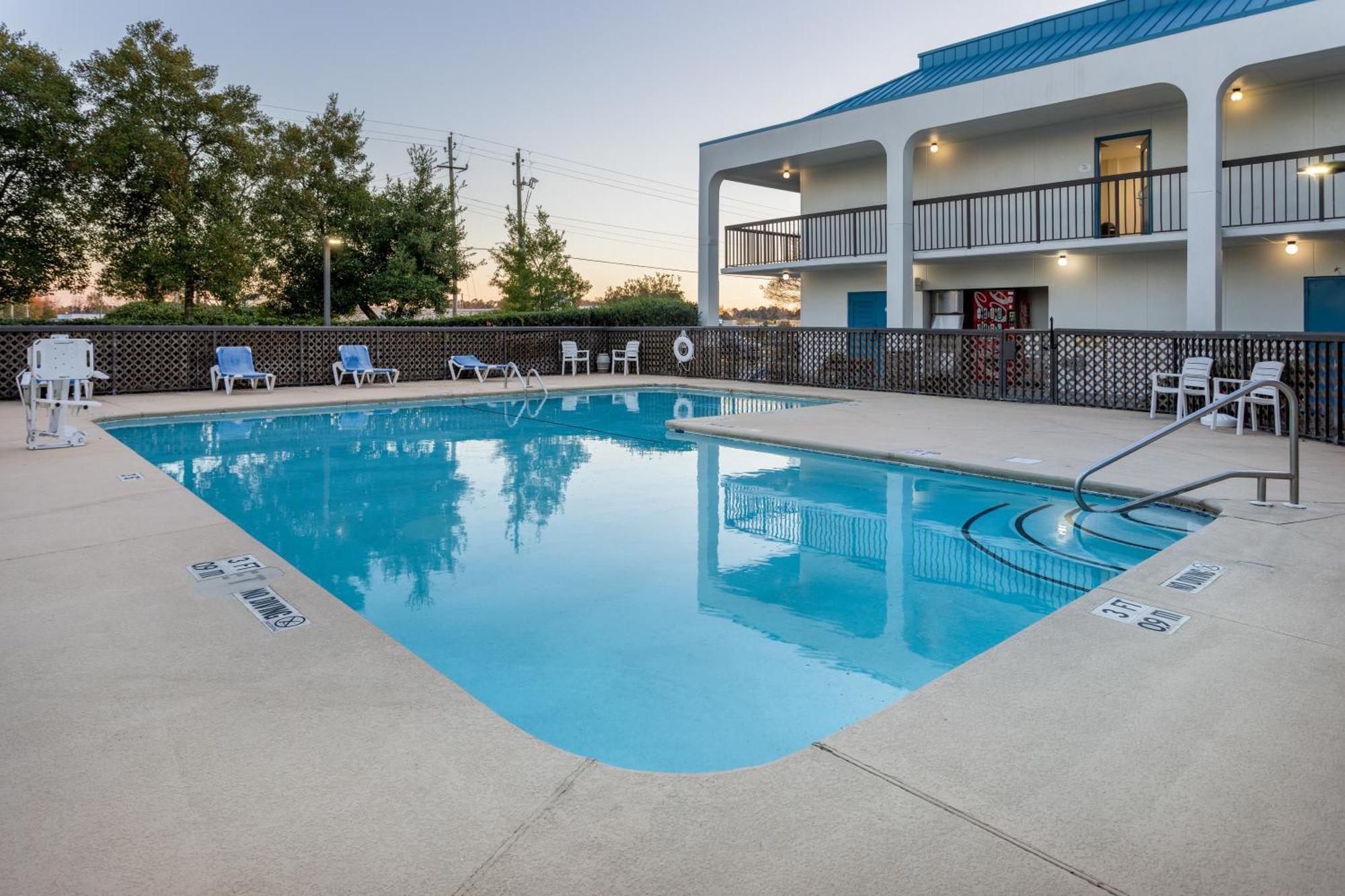 Baymont By Wyndham Camp Lejeune Jacksonville Exterior foto